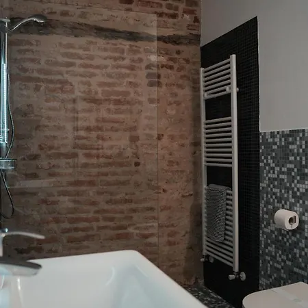 Recinto Nobili 2 - Private Parking Vista Cortile Asti