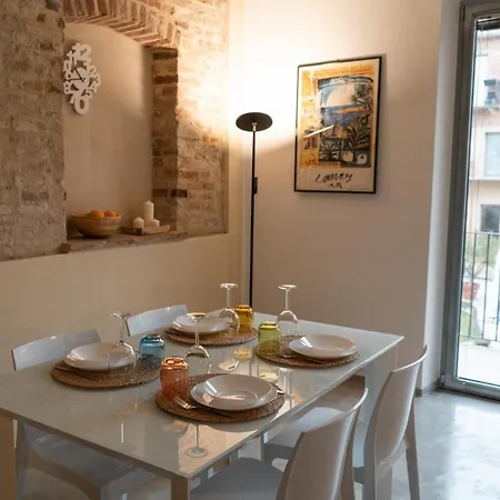 Recinto Nobili 2 - Private Parking Vista Cortile * Asti